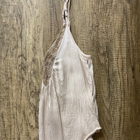 American Eagle Camisole Beigey Pink with lace - Picture 2 of 5